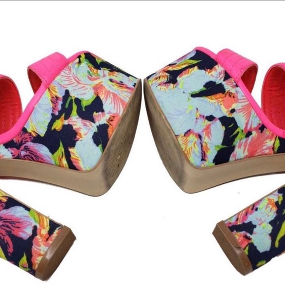 Hot pink Steve Madden heels - Picture 6 of 7